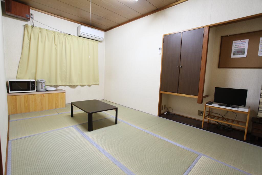 Hotel Camelot Fujikawaguchiko Esterno foto